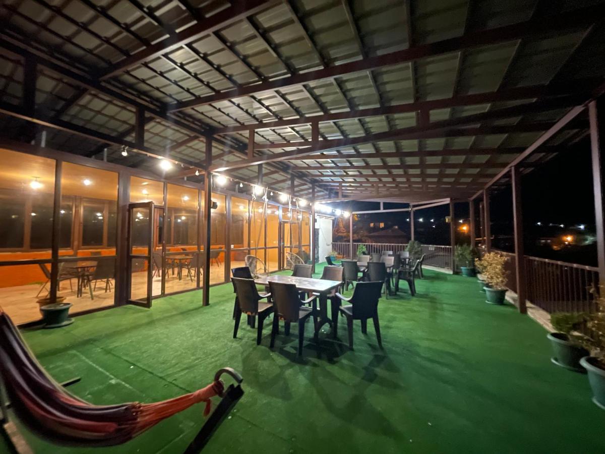 Guest House Royal Comfort With Terrace Kutaisi Exterior foto